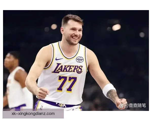 东契奇38分湖人险胜快船之战